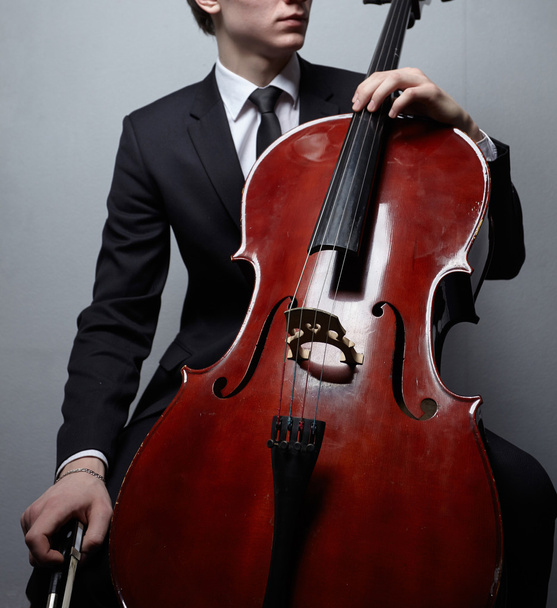 man playing cello - Foto, Imagen