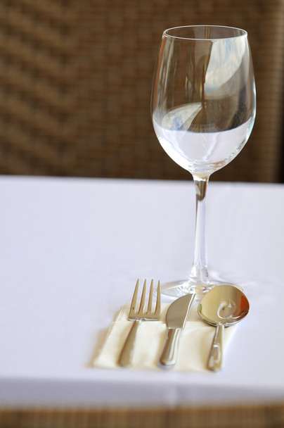 Restaurante fino mesa de cena ajuste
 - Foto, Imagen