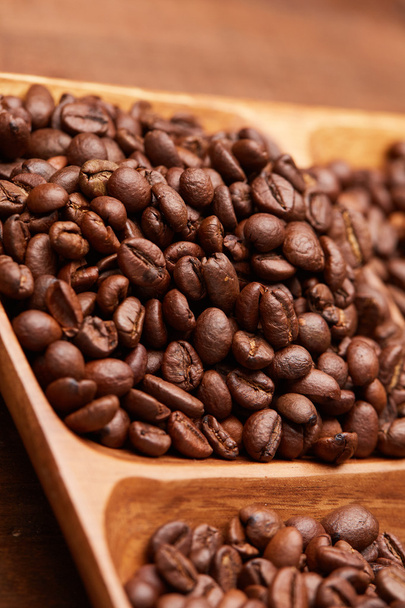 Coffee beans on platter - Фото, изображение