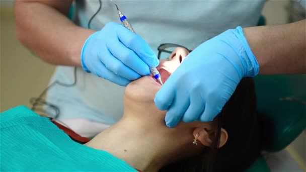 Dentist Conducting An Operation In Mouth, Close Up - Materiaali, video