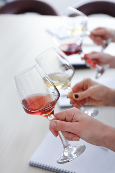 Experts tasting wine - Foto, Imagem