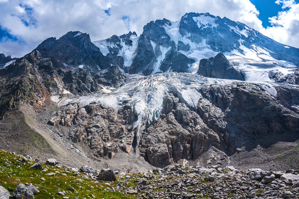 View of the Ullu-Tau glacier. - Фото, изображение