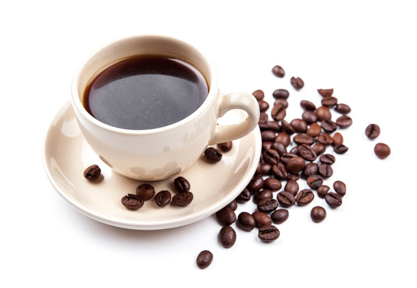 白で隔離コーヒー カップの中のコーヒー豆 - 写真・画像