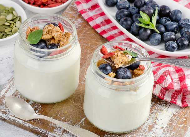 Yogurt, muesli and berries - 写真・画像