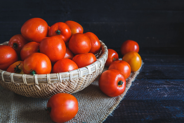 Grupo de tomates rojos
 - Foto, imagen