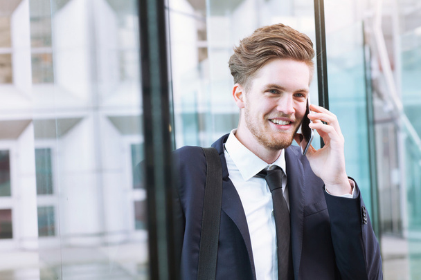 businessman talking by phone - Foto, Bild