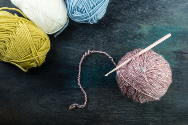 Colorful  yarn skeins - Zdjęcie, obraz