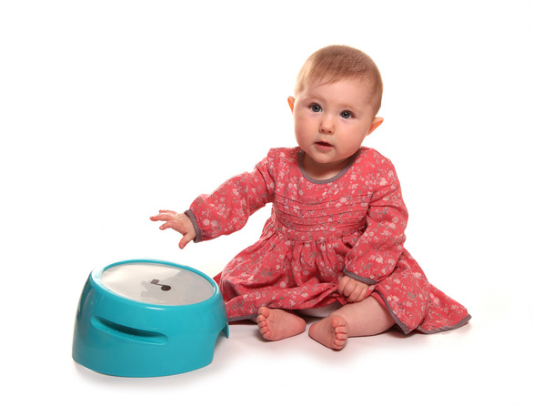 kislány játszó dobok  - Fotó, kép