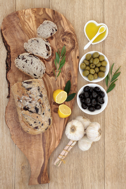 Mediterrane olijf brood  - Foto, afbeelding
