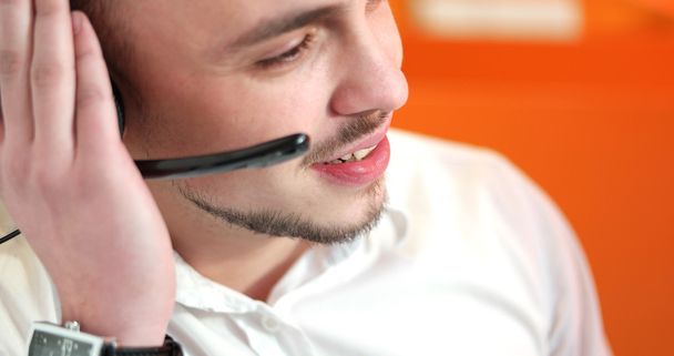 Male customer service representative - Foto, Bild