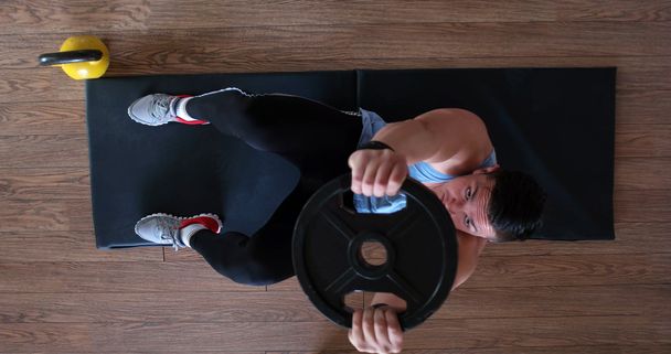 Man training in gym - Фото, изображение