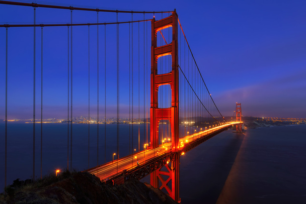 Мост Голден Гейт в синюю ночь, Сан-Франциско
 - Фото, изображение