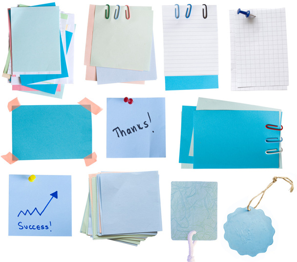 verzameling van blauw papier notities en tags - Foto, afbeelding