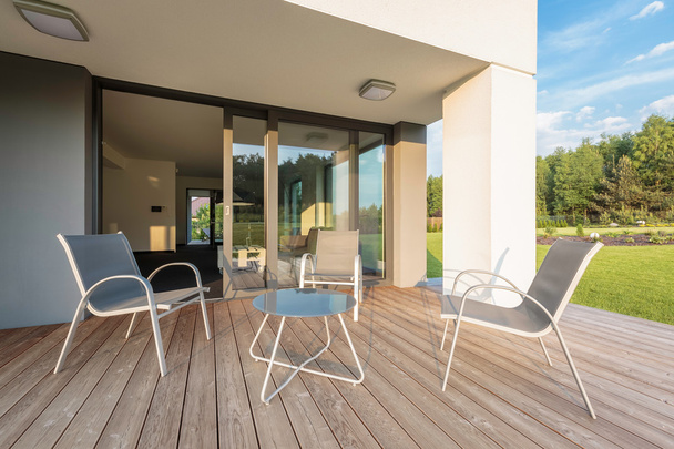 Nueva idea de patio con muebles cómodos
 - Foto, Imagen