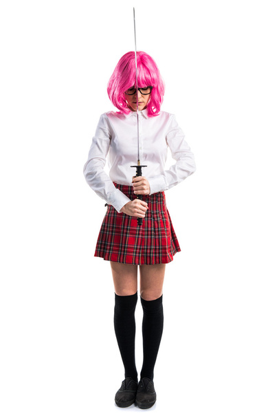 Dívka s růžovými vlasy drží katana - Fotografie, Obrázek