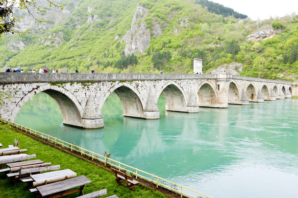 γέφυρα πάνω από την drina ποταμό, visegrad, Βοσνία- Ερζεγοβίνη - Φωτογραφία, εικόνα
