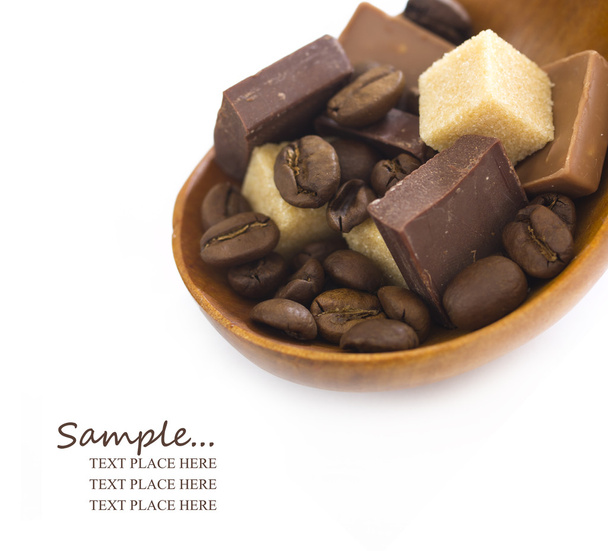 σοκολάτες με κύβους ζάχαρης και κόκκους καφέ - Φωτογραφία, εικόνα