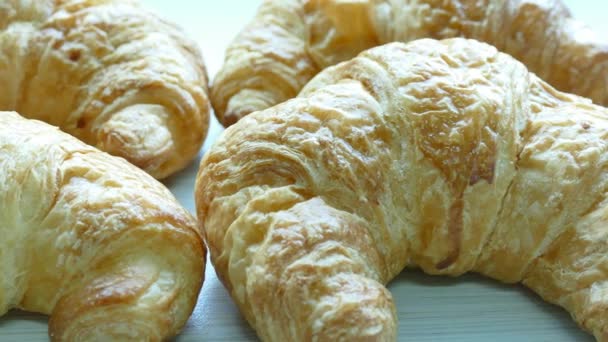 Frisch gebackene Croissants - Filmmaterial, Video