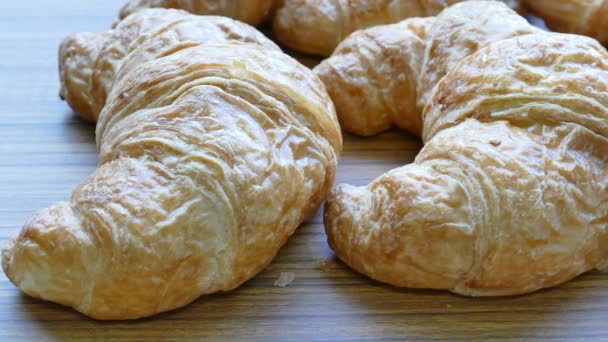 Frisch gebackene Croissants - Filmmaterial, Video
