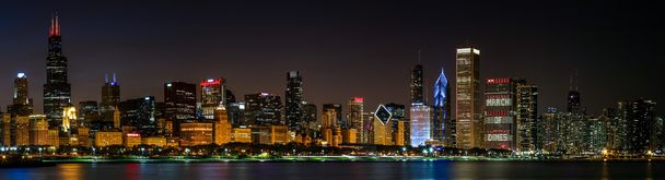 Chicago vue sur les toits, la nuit
 - Photo, image