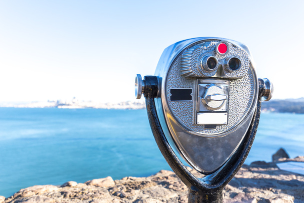 turistický dalekohled s mořem v San Franciscu - Fotografie, Obrázek