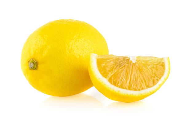 beyaz arkaplanda limon - Fotoğraf, Görsel