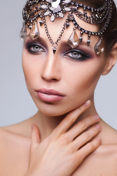 Fashion brunette woman with beautiful face . Skin care concept - 写真・画像