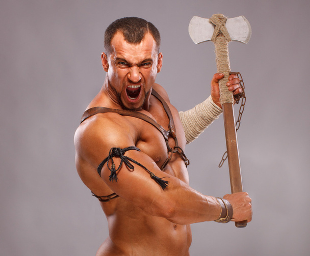 Retrato masculino muscular del guerrero antiguo
 - Foto, Imagen