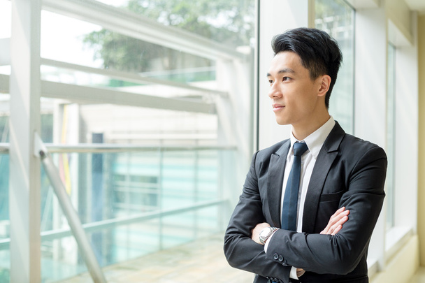 Joven asiático hombre de negocios traje
 - Foto, Imagen