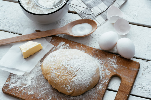 fresh dough ready for baking - Foto, immagini