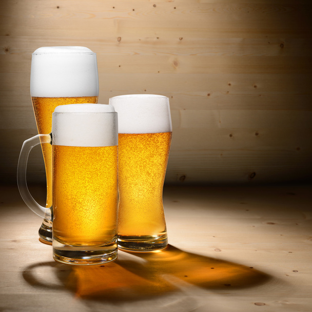 τρία ποτήρια μπύρας - Φωτογραφία, εικόνα