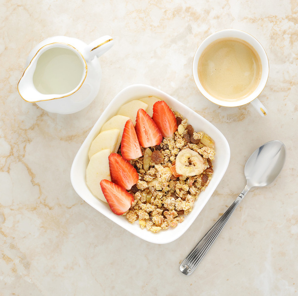 Snídaně s cereáliemi, jahoda a banán - Fotografie, Obrázek