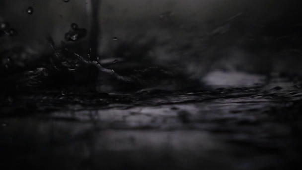 Water splashes artistic super slow motion shot - Metraje, vídeo