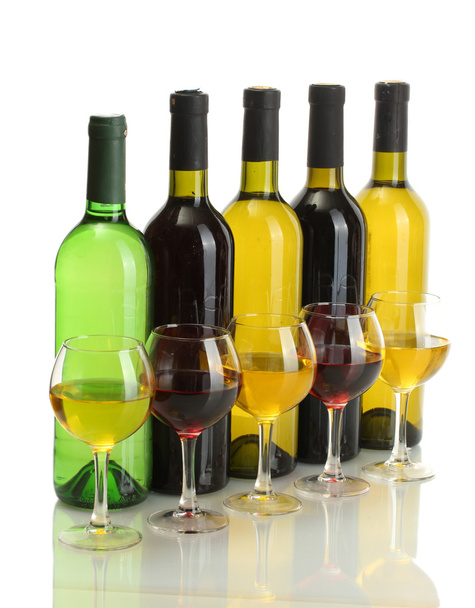 Bottles and glasses of wine isolated on white - Fotografie, Obrázek