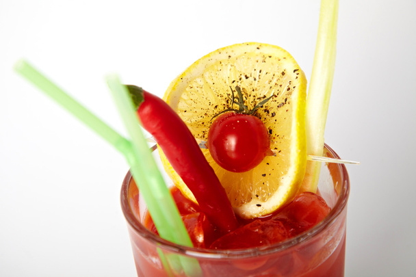 Alcohol tomato cocktail with cherry tomatoes and chili - Foto, Imagem