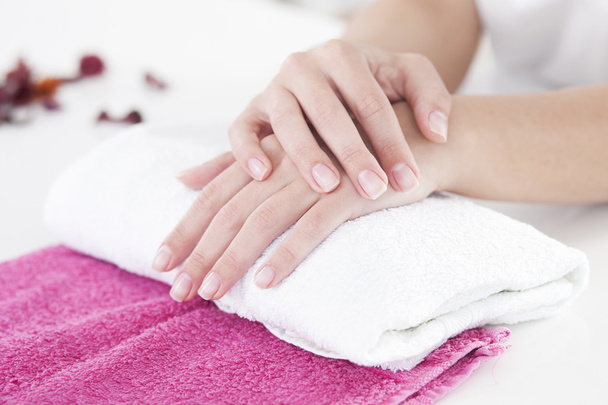 woman hands in manicure salon - Foto, Imagem