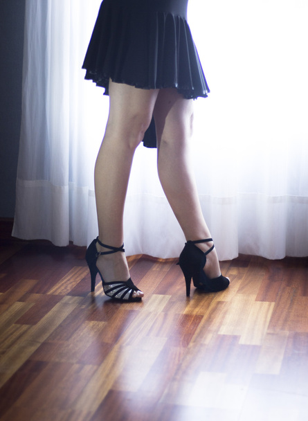 Bailarina latina de baile de salón
 - Foto, Imagen