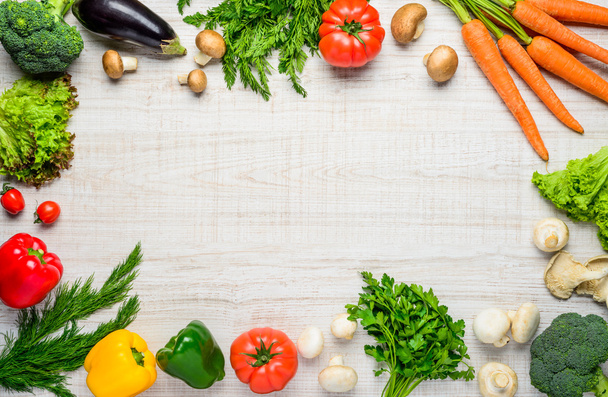 Healthy Organic Vegetables in Copy Space Frame - 写真・画像