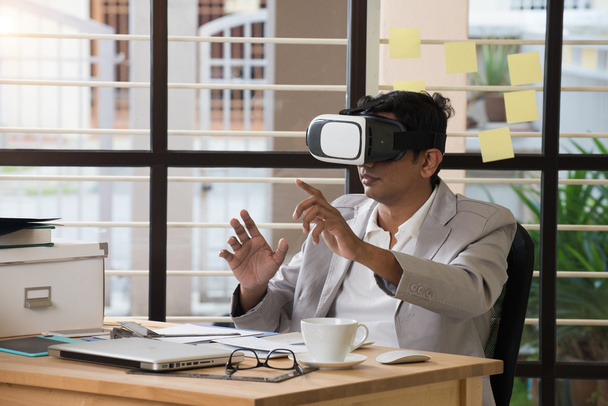 man using virtual reality technology - Фото, зображення