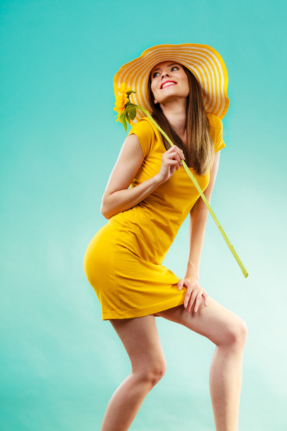 portrait attractive woman with sunflower - Foto, Imagem