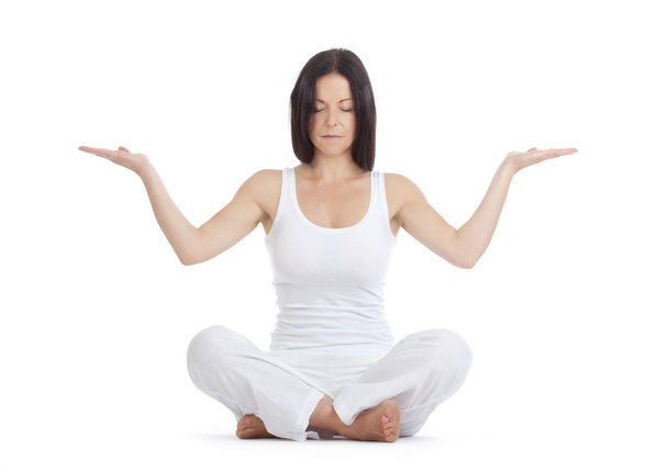 Frau übt Yoga aus - Foto, Bild