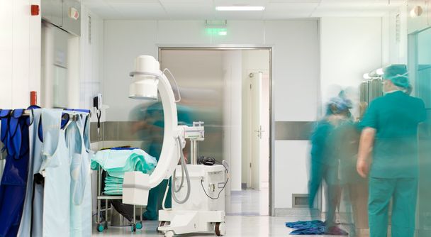 Mobile X-Ray hospital surgery corridor - Foto, afbeelding