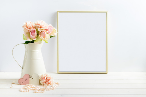 imagen de stock estilo con un marco de oro
 - Foto, Imagen