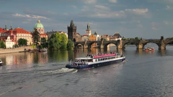 Nehri vltava ve charles Köprüsü, Prag - Video, Çekim