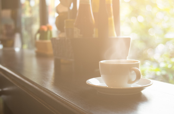csésze kávé reggel, szelektív összpontosít - Fotó, kép