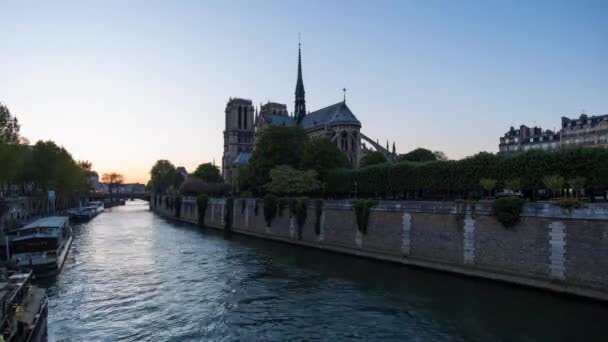 Cathédrale Notre Dame, Paris
 - Séquence, vidéo