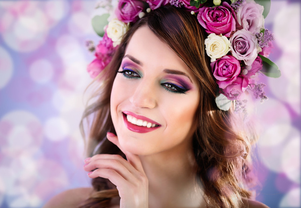 woman wearing floral headband - Zdjęcie, obraz