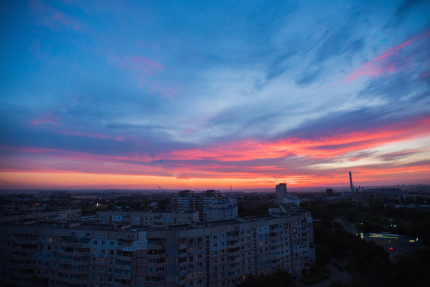 Värikäs auringonlasku pilvien kanssa - Valokuva, kuva