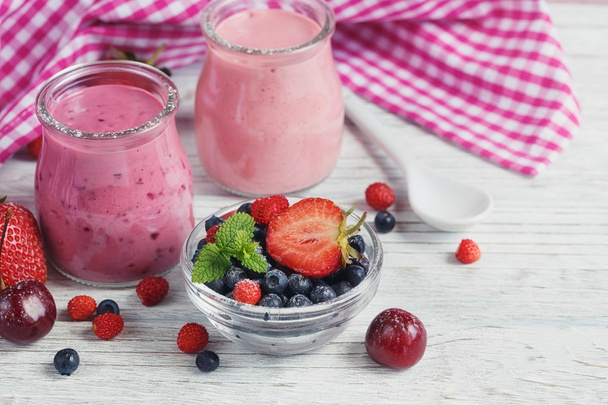 Berry smoothie, healthy summer detox yogurt drink, diet or vegan - Φωτογραφία, εικόνα