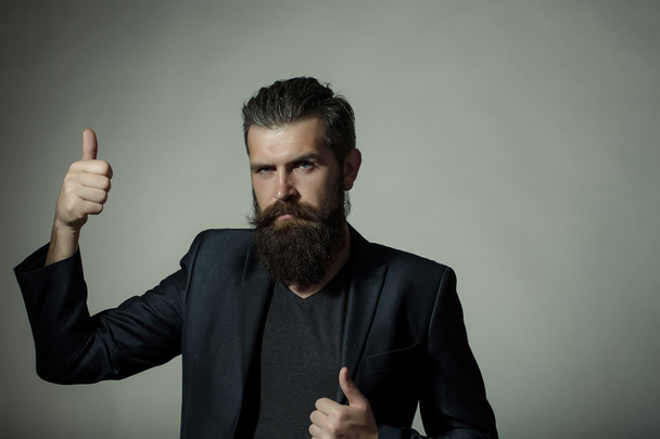 Bearded handsome man in jacket - Foto, Imagen